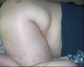 Fat Bottom Girl Shows Ass